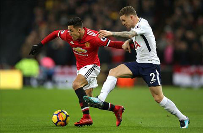 MU gục ngã: Mourinho nổi điên với hàng thủ, vẫn khen &#34;thảm họa&#34; Sanchez - 2