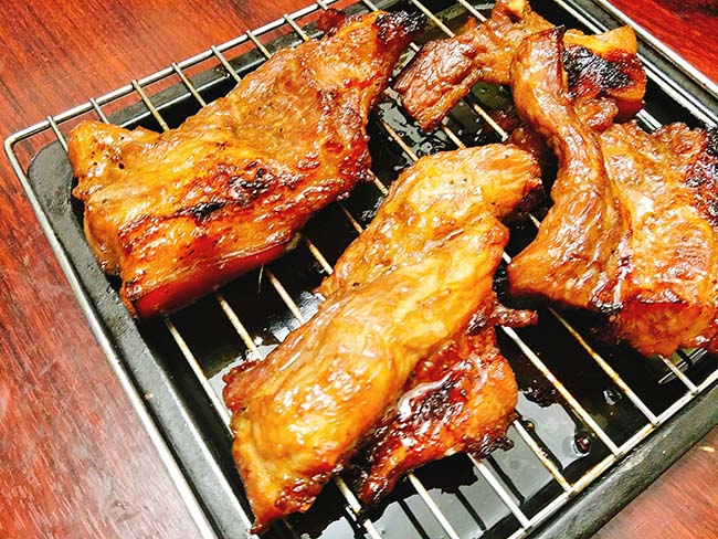 Thịt xá xíu đậm đà, vàng óng ả càng ăn càng nghiện - 7