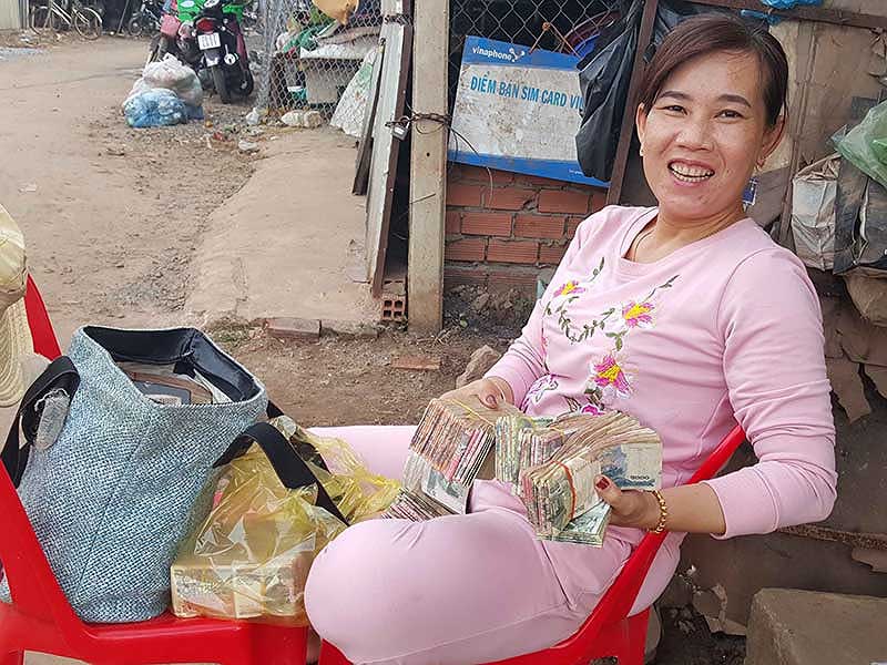 Ngôi chợ biên giới đầy ắp yêu thương - 1