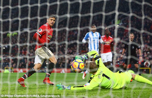 Chi tiết MU - Huddersfield: Thực dụng giữ 3 điểm (KT) - 10