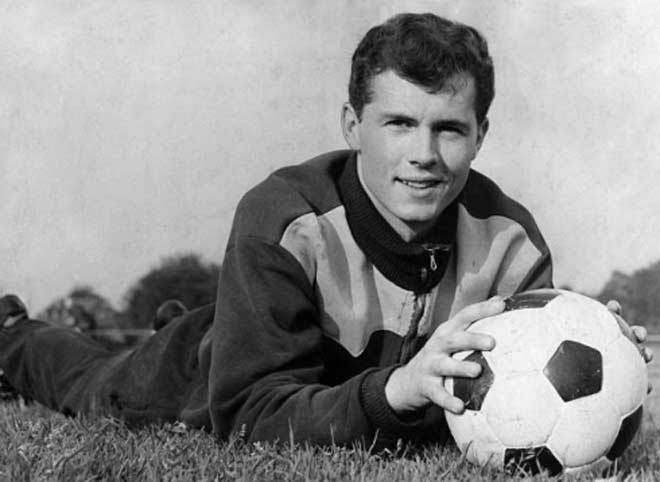 Huyền thoại Beckenbauer 18 tuổi bỏ rơi bạn gái mang bầu: Vết nhơ muôn đời - 2