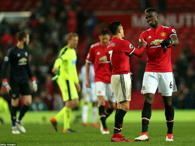 Sanchez thăng hoa, Mourinho xử phũ: Pogba ngoan ngoãn quy hàng