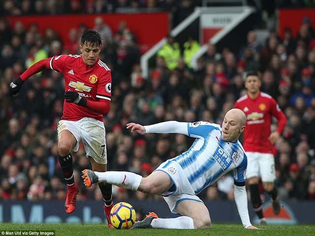 Sanchez ”ra mắt” MU thành công: Bóng dáng thủ lĩnh Cantona ở Old Trafford