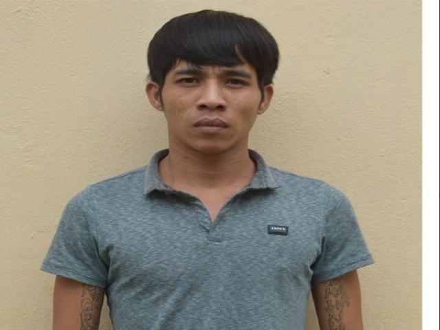 Pháp luật - Thọ "ba chia" vác dao chặt xe công an