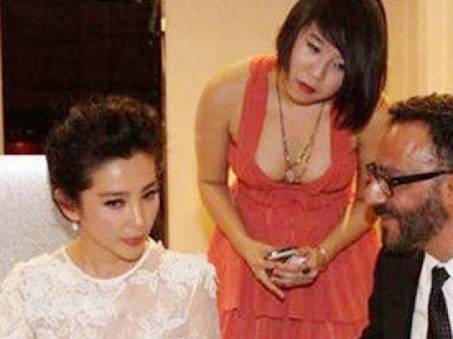 Đời sống Showbiz - Sao Hoa ngữ bị "cướp khung hình" bởi những nhân vật bất ngờ