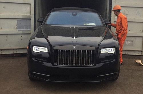 Xe siêu sang Rolls-Royce Wraith Black Badge đầu tiên về Việt Nam - 1