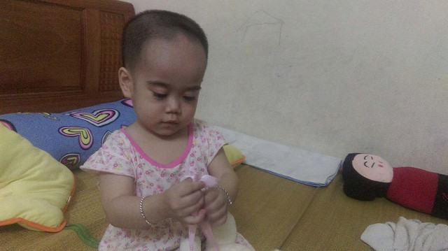 Bé gái 4 tuổi sống nhờ băng vệ sinh và bao cao su bây giờ ra sao? - 1