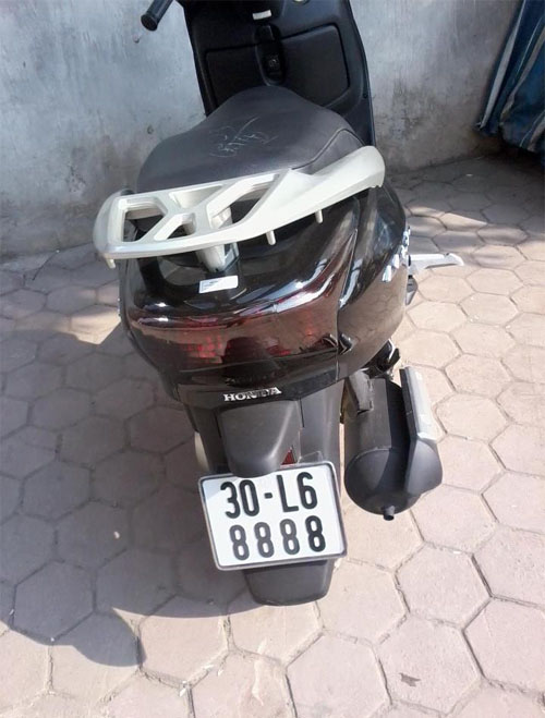 Choáng váng với dàn xe “Ninja” Lead đeo biển khủng - 1