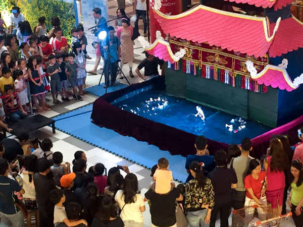 Người Sài Gòn nhộn nhịp sắm Tết - 11