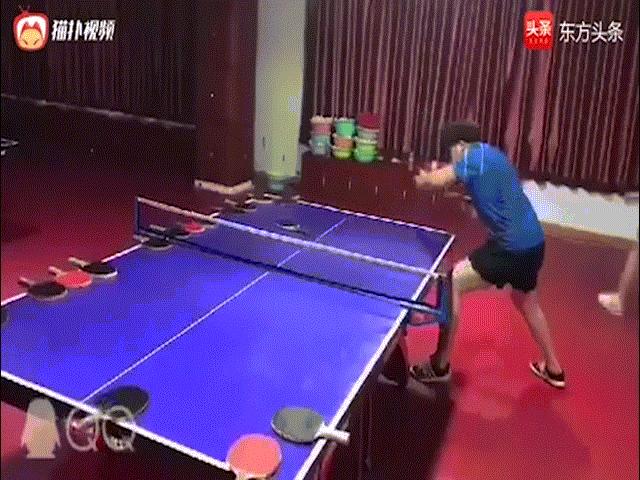 Thể thao - Bóng bàn: Dị nhân giao bóng qua lưng, xoáy 360 độ, cao thủ cũng "bó tay"