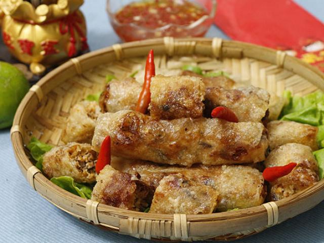 Ẩm thực - Nem rán nhân tôm giòn tan cho mâm cúng ông Táo thêm đặc biệt