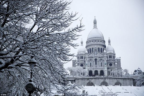 Paris đẹp lạ lùng dưới 15 cm tuyết phủ - 2