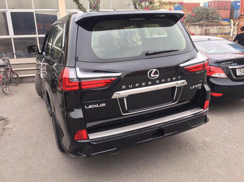 "Chuyên cơ" Lexus LX570 Super Sport 2018 đầu tiên cập bến Việt Nam - 3
