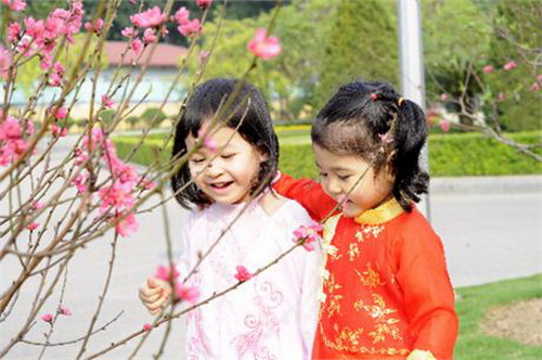 Giúp mẹ chăm sóc trẻ để Tết trọn niềm vui - 1