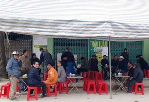 Tin mới vụ vác dao kiếm tới nhà hò hét, chửi bới rồi chém chết người - 1