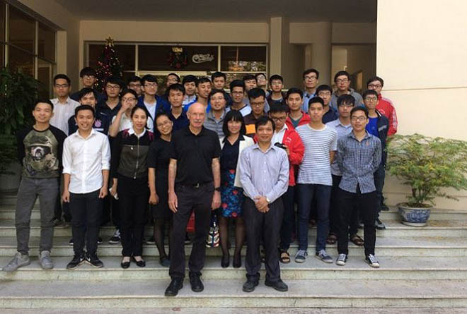 Khi Giáo sư hàng đầu thế giới dạy miễn phí tại VN - 1