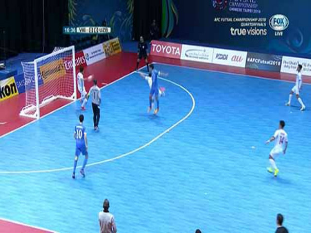 Uzbekistan chơi xấu, SAO futsal Việt Nam đau đớn nằm cáng