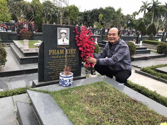 Rưng rưng chiều cuối năm ở nghĩa trang Mai Dịch - 1