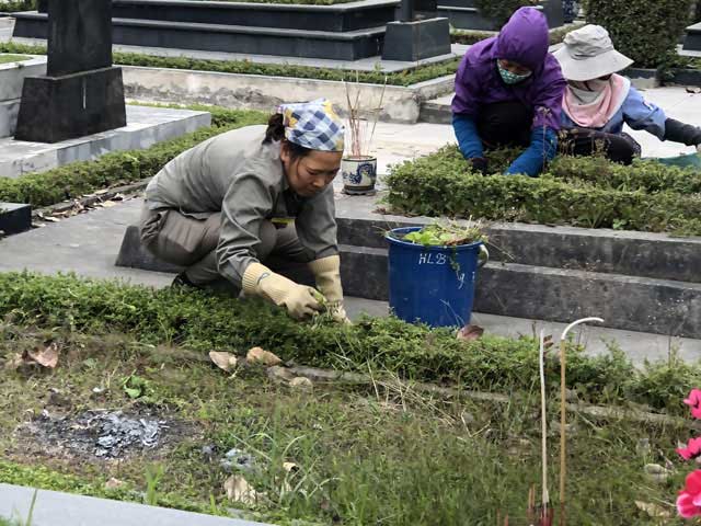 Rưng rưng chiều cuối năm ở nghĩa trang Mai Dịch - 3