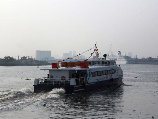 Tin tức trong ngày - Người Sài Gòn đi chơi Tết, du xuân bằng tàu cao tốc