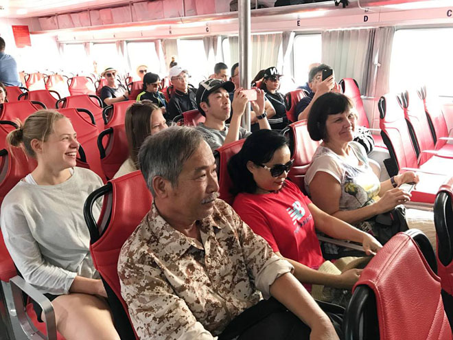 Người Sài Gòn đi chơi Tết, du xuân bằng tàu cao tốc - 2