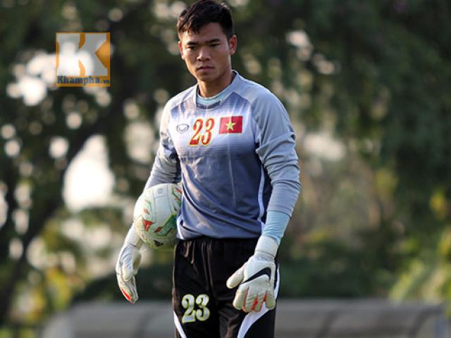 Bóng đá - Đấu cúp châu Á, thủ môn Việt Nam gãy tay sợ hãi
