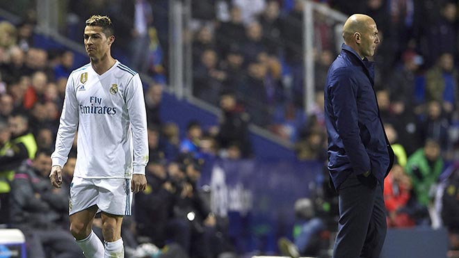 Real Madrid - Sociedad: Zidane và chiêu khích tướng Ronaldo - 1