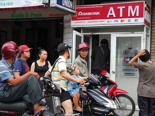 Tài chính - Bất động sản - Phát khóc vì ATM ‘đứng hình’ ngày Tết