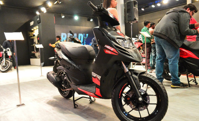 Aprilia SR150 bản đặc biệt, bọc sợi carbon quá đẹp - 1