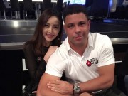 Thể thao - Nữ thần bài quá xinh đẹp: Ro béo cũng muốn &quot;sàm sỡ&quot;
