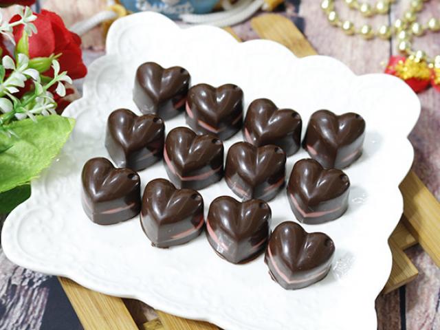 Ẩm thực - Chocolate trái tim tặng người thương ngày Valentine không khó làm như bạn nghĩ