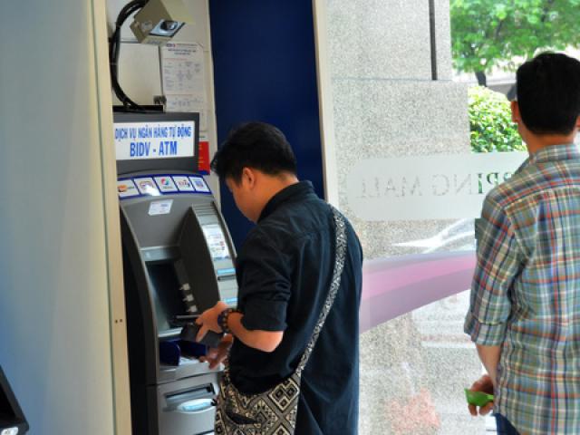 Tài chính - Bất động sản - Ngân hàng nghỉ Tết, chuyển tiền nhanh bằng cách nào?