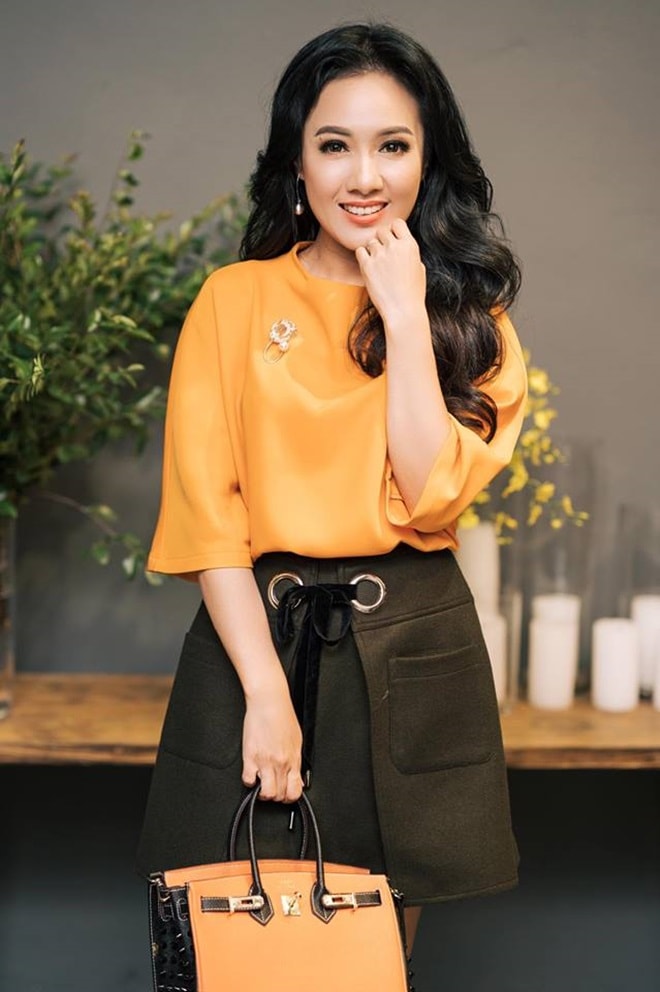 Đây là BTV thời sự ăn vận thanh lịch nhất đài VTV - 4