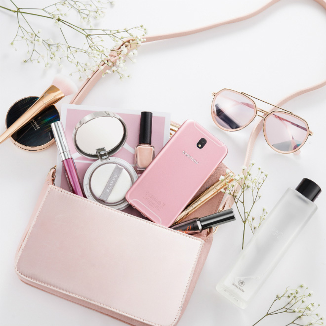 Lục túi một cô nàng thời thượng năm 2018 - 3