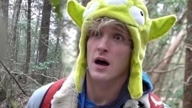 Vlogger đình đám Logan Paul lại bị YouTube trừng phạt - 1