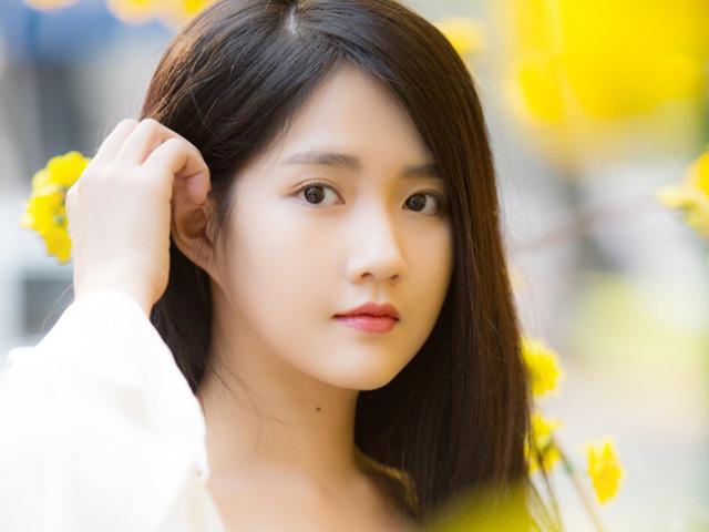 Bạn trẻ - Cuộc sống - "Hot girl trà sữa" Kiều Trinh đẹp như tranh vẽ bên mai vàng