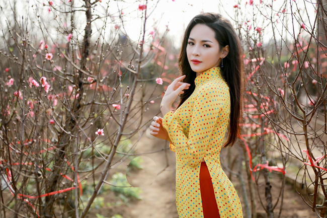 Tuy nhiên, cô nàng vẫn mong sớm tìm được chàng &#34;bạch mã hoàng tử&#34; của đời mình.&nbsp;