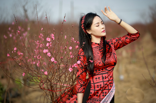 Hơn nữa, công việc bận rộn, thường xuyên phải di chuyển cũng khiến Quỳnh ngần ngại yêu.&nbsp;