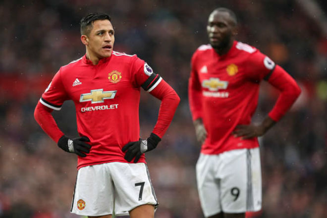 Alexis Sanchez khốn khổ: Thoát kiếp &#34;gánh&#34; Arsenal, lại lo &#34;gánh&#34; MU - 1