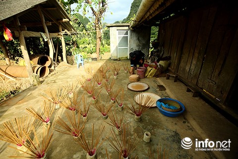 Làng hương lưng chừng núi rộn ràng vào Tết - 10