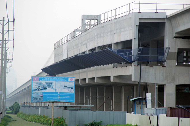 Đường cong uốn lượn của metro đầu tiên ở SG sau 6 năm thi công - 9