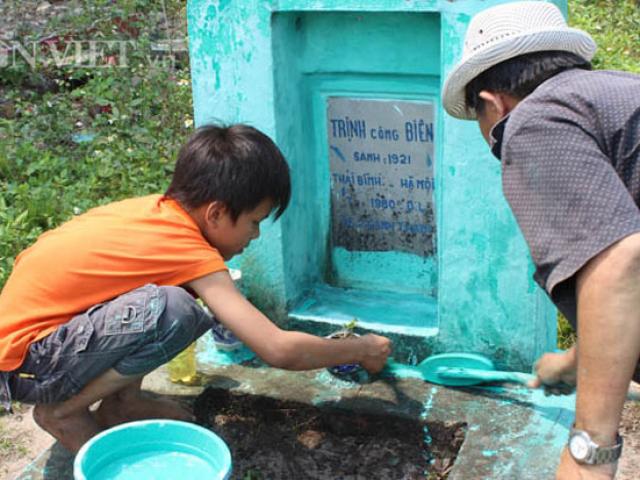 Tin tức trong ngày - Thấp thỏm mùa Tết cuối cùng giữa lòng nghĩa trang