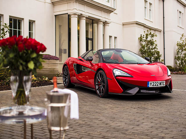 McLaren 570S đổi màu mới kỷ niệm Valentine