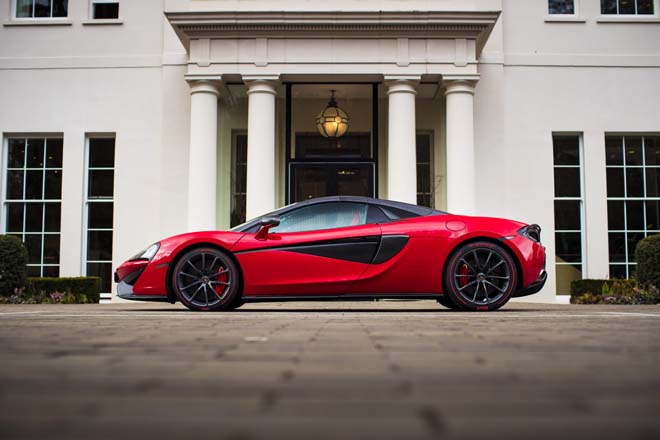 McLaren 570S đổi màu mới kỷ niệm Valentine - 1