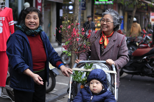 Thời tiết mùng 2 Tết: Miền Bắc tăng nhiệt, miền Nam nắng gắt - 1