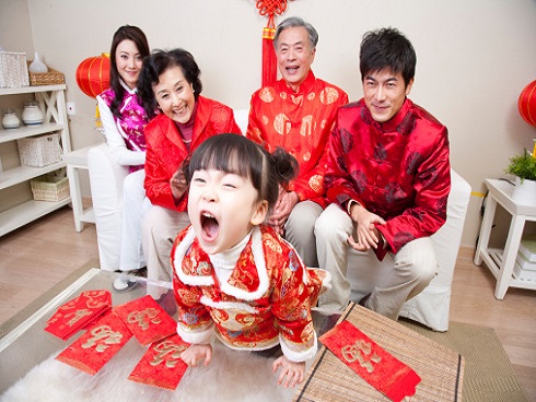 “Muối mặt” với khách vì bao lì xì của con - 1