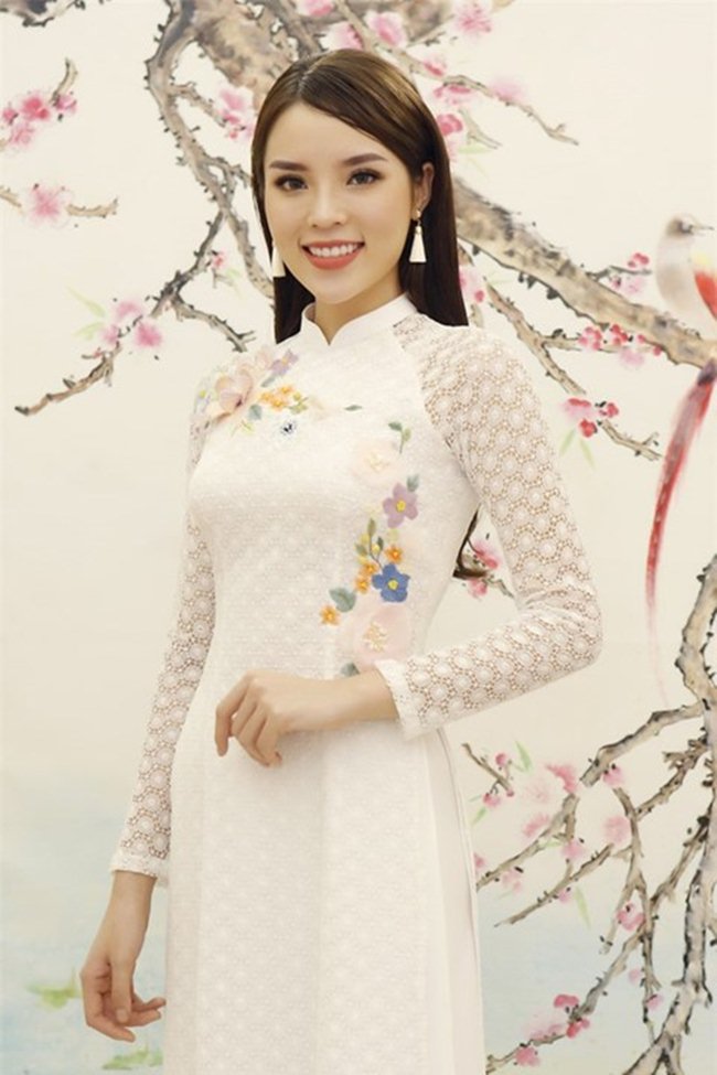 Ngẩn ngơ ngắm mỹ nhân Việt khoe đường cong vệ nữ với áo dài - 8