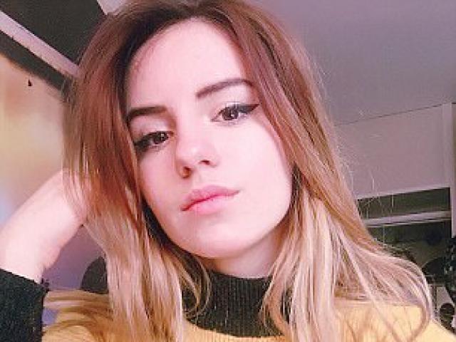 Thế giới - Trào lưu thiếu nữ lên mạng bán trinh tiết "nở rộ" ở Nga