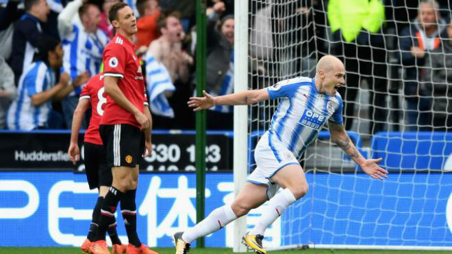 Huddersfield – MU: Ngã ở đâu, đứng dậy ở đó - 1