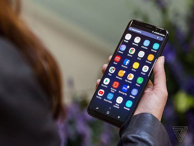Samsung buộc ngừng triển khai Android Oreo do lỗi tự khởi động